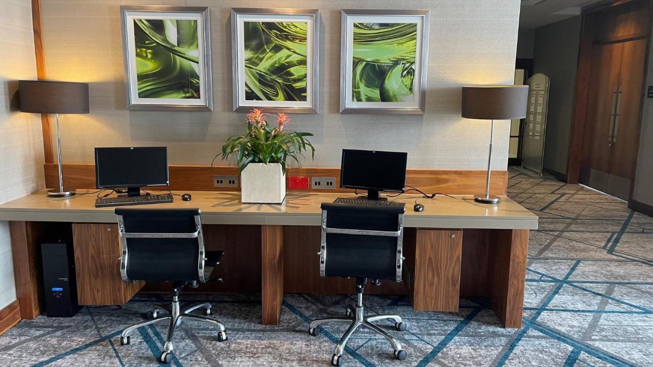 Crowne Plaza Reading Hotel Buitenkant foto
