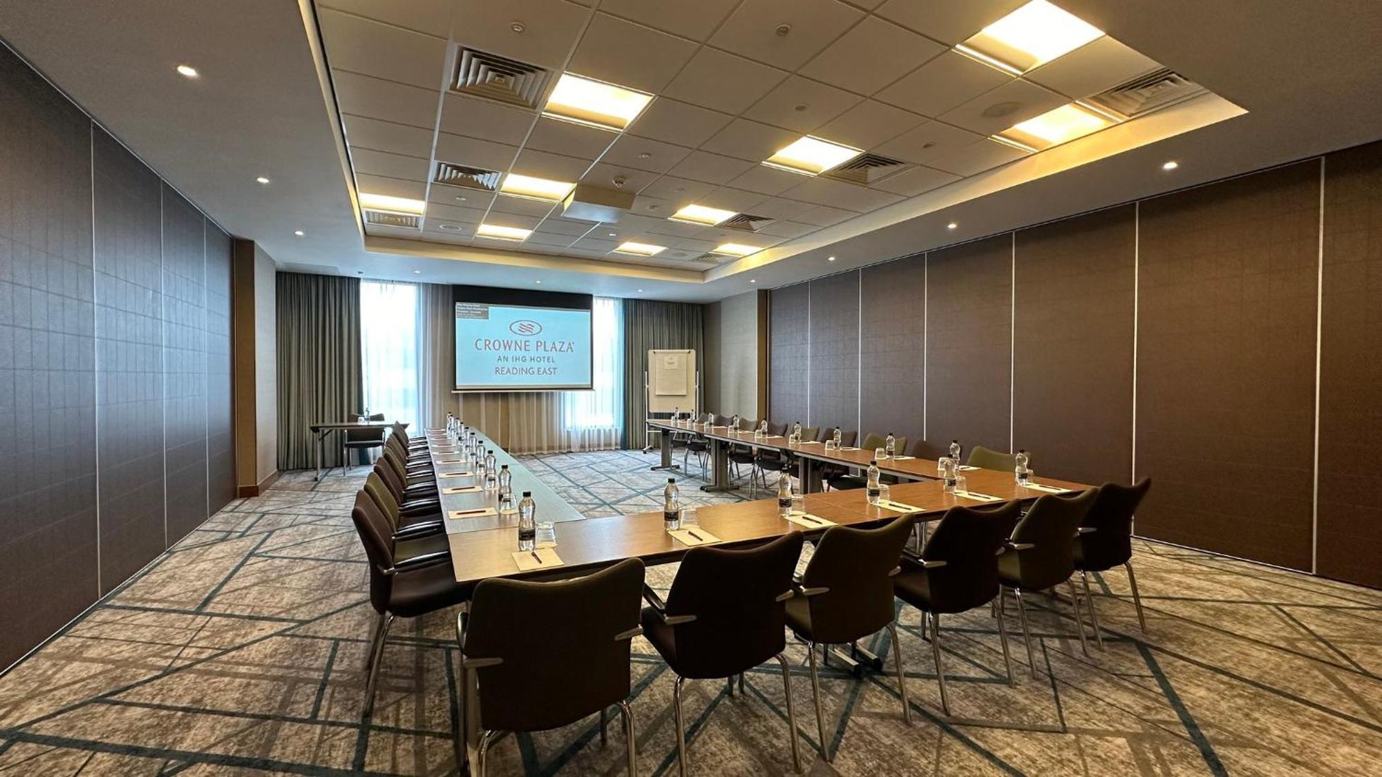 Crowne Plaza Reading Hotel Buitenkant foto